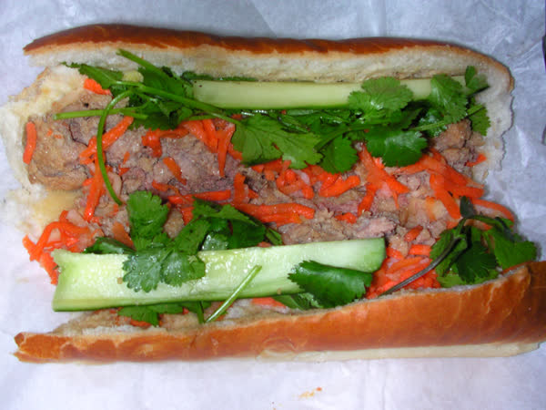 Bánh mì xíu mại, Bánh mì xíu mại