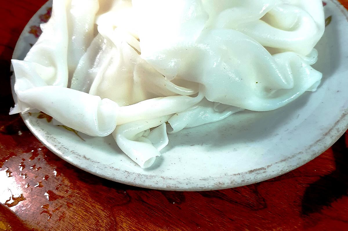 Banh uot in Con, Bánh ướt