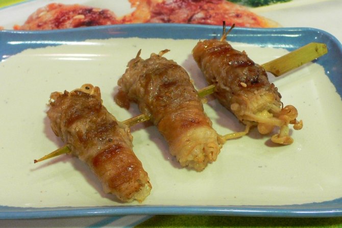 Beef rolled with enoki, Bò cuộn kim châm
