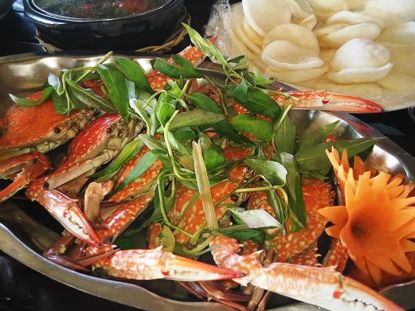 Fried pumpkin flower, Bông bí chiên giòn