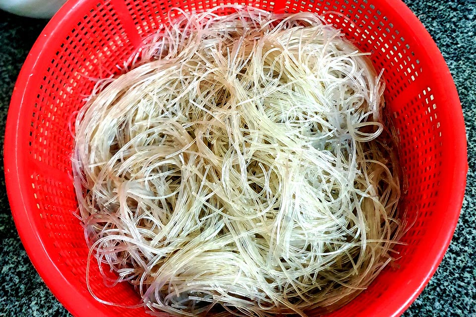 Canna glass noodles, Miến dong