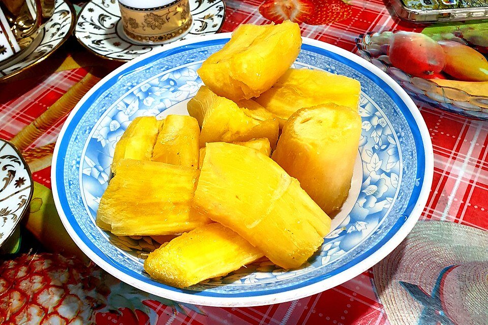 Steamed cassava, Khoai mì hấp