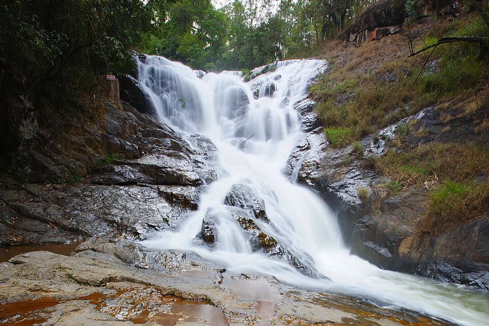 Water falling at Datanla Falls on Prenn Pass