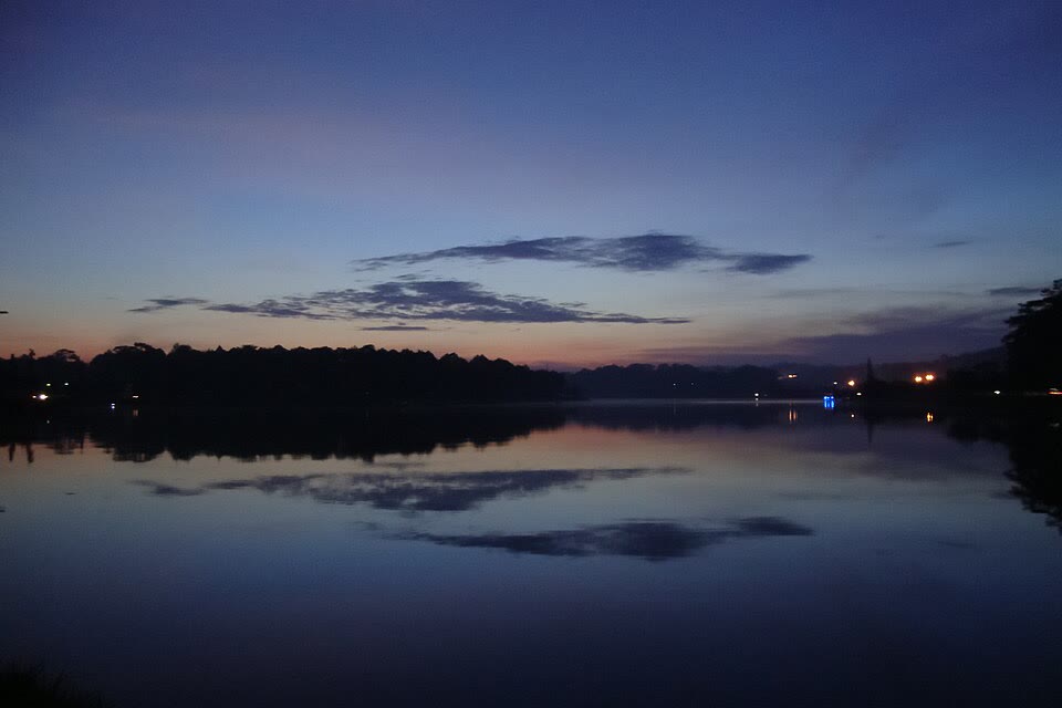 Xuan Huong at dusk
