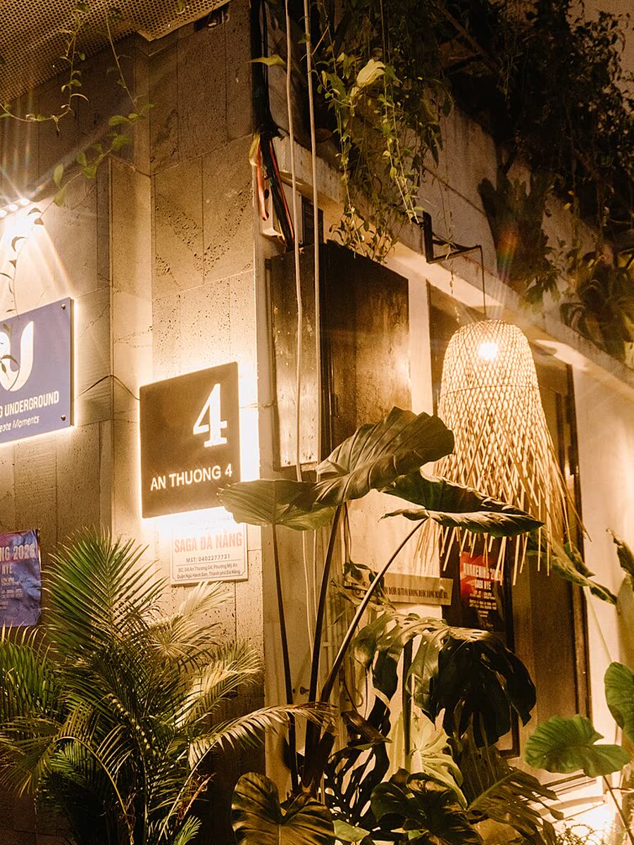 A doorway on An Thuong 4 at night