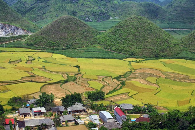 Quan Ba twin hills
