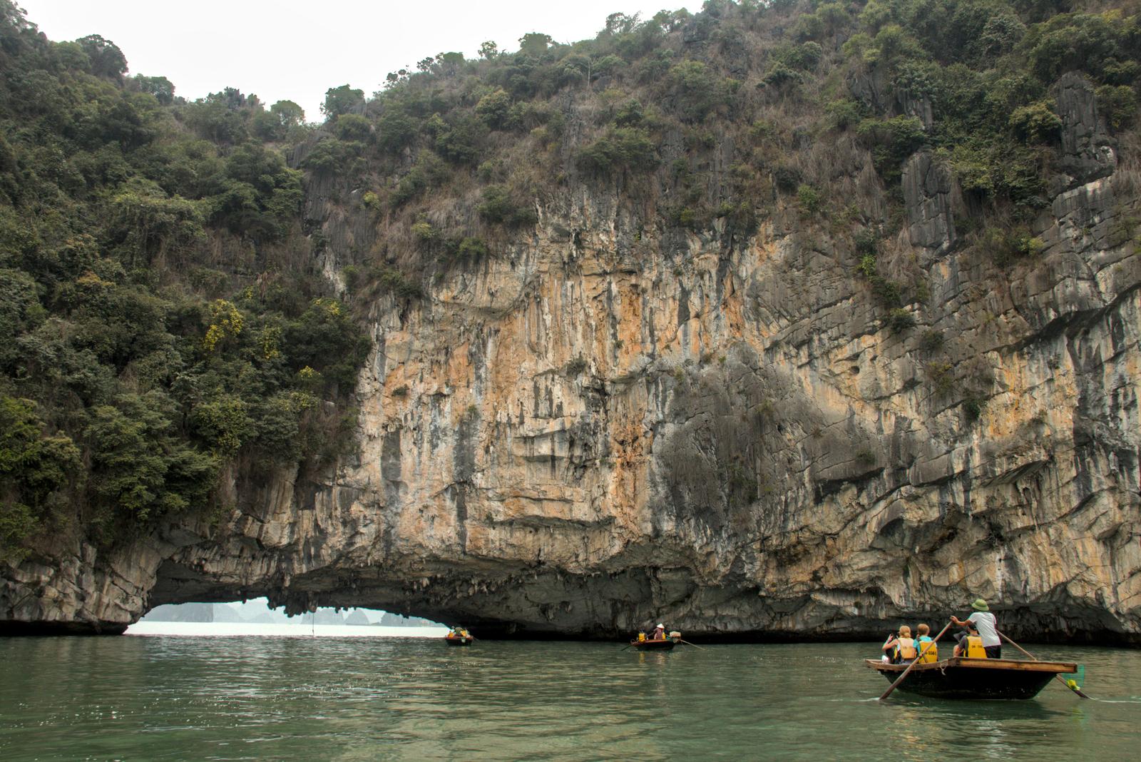 Bai Tu Long Bay