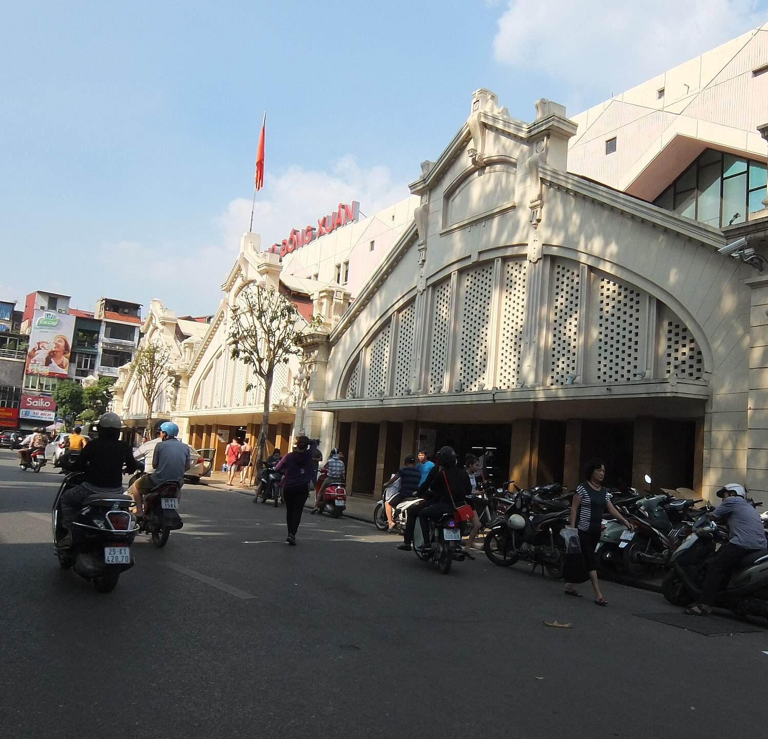 Dong Xuan Market