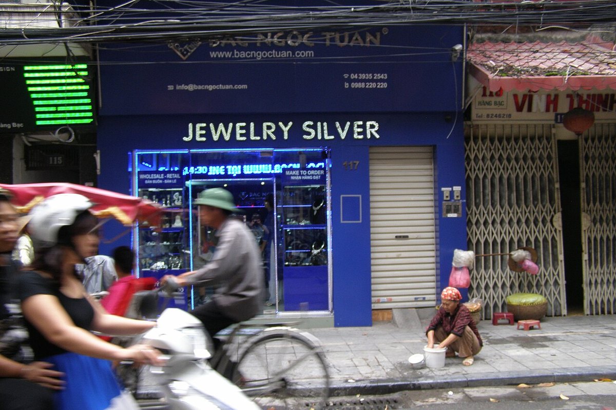 Hang Bac and the trade streets