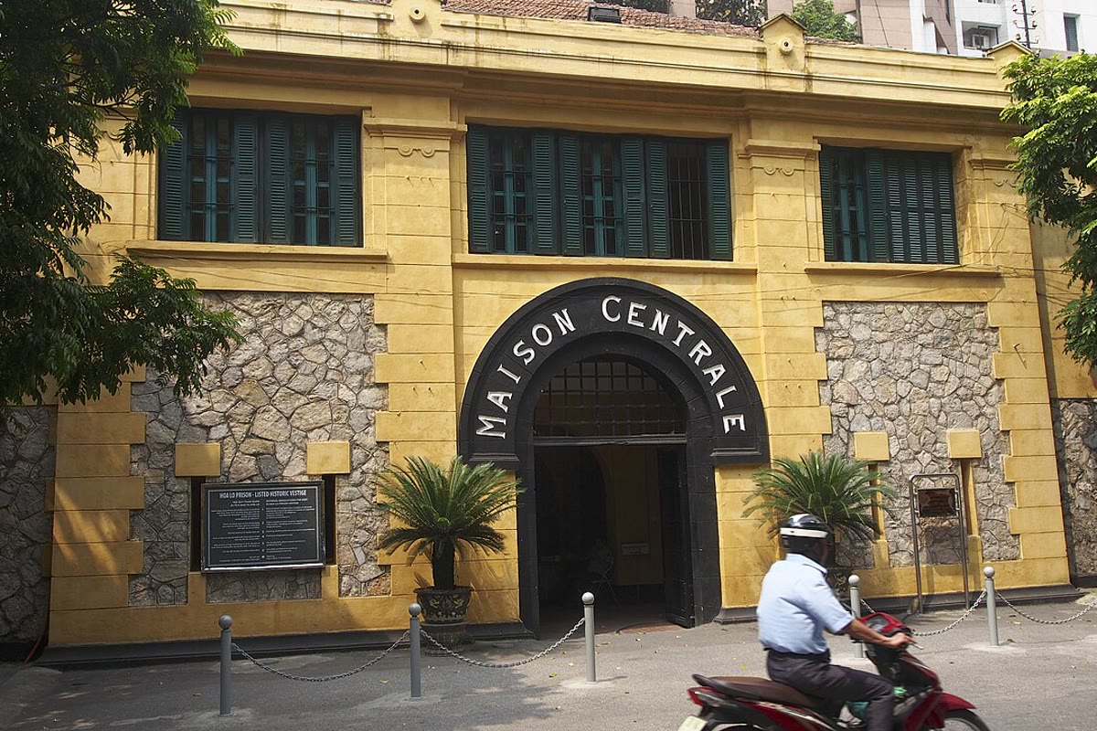 Hoa Lo Prison