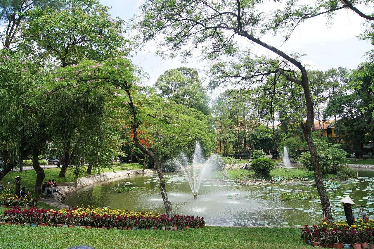 The lake, the fountain, and the lawns inside the gardens
