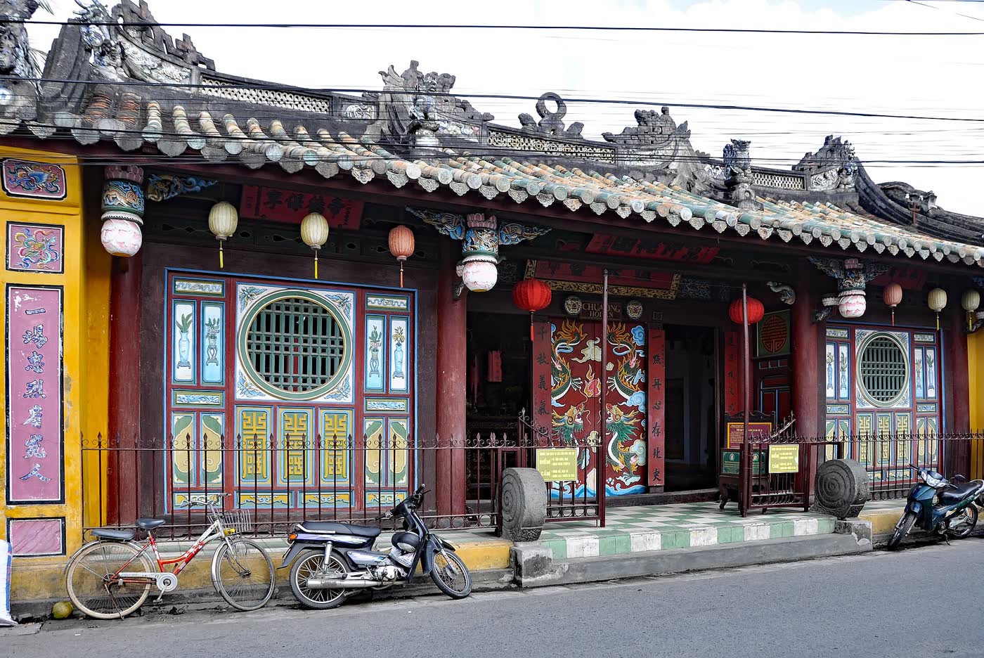 Nguyen Tieu at Chua Ong