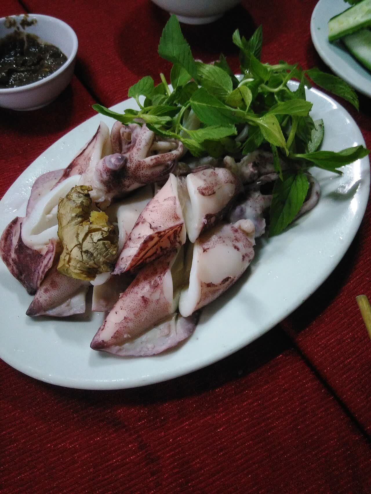 Boiled or steamed tube squid, Mực ống luộc; mực ống hấp