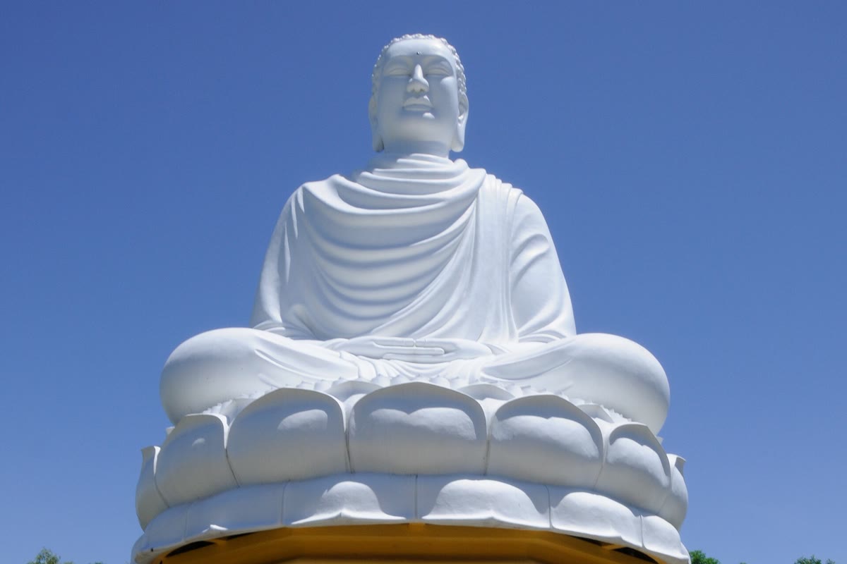 Long Sơn Pagoda