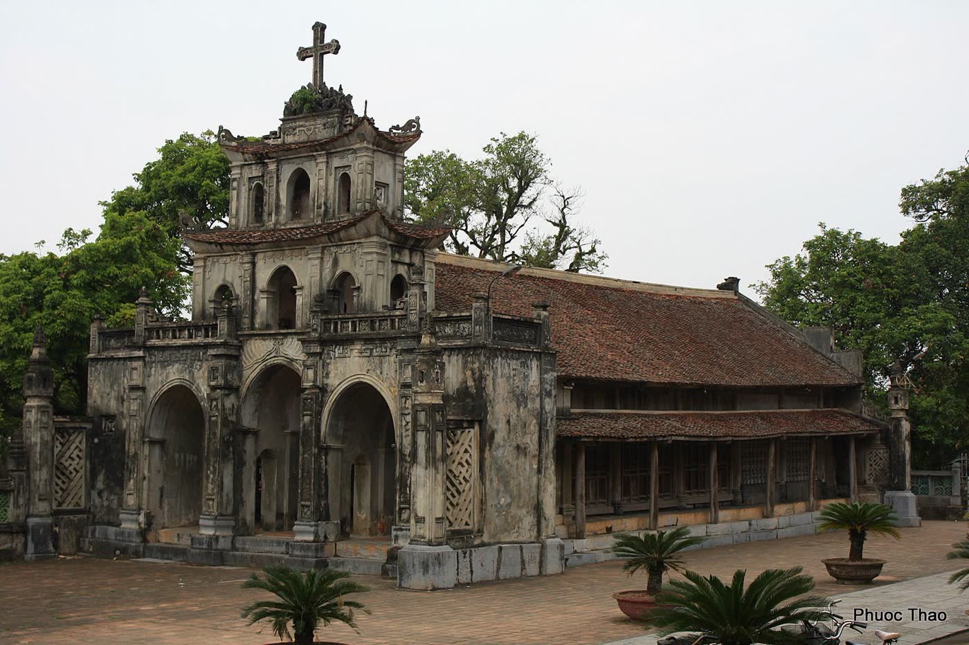 Phat Diem stone church