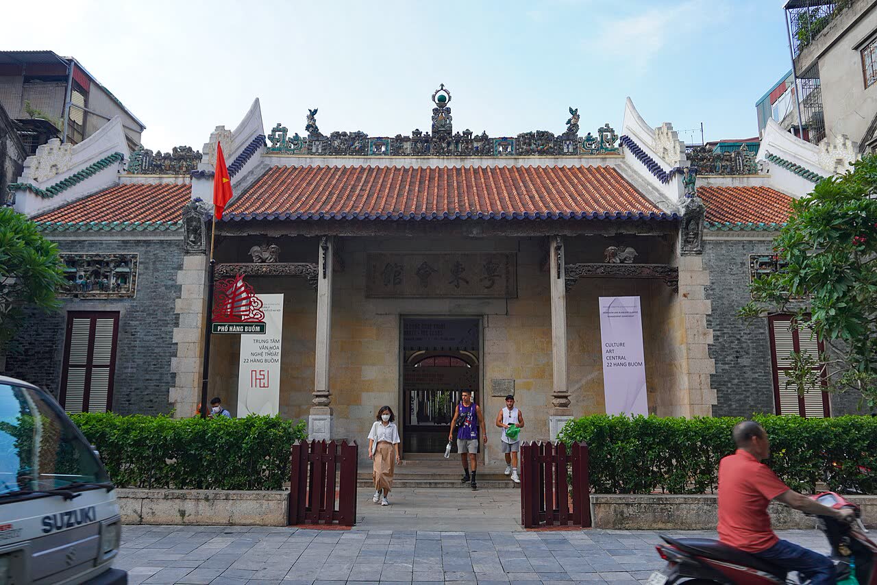 The tiled gatehouse of Quang Dong Assembly Hall on Hang Buom