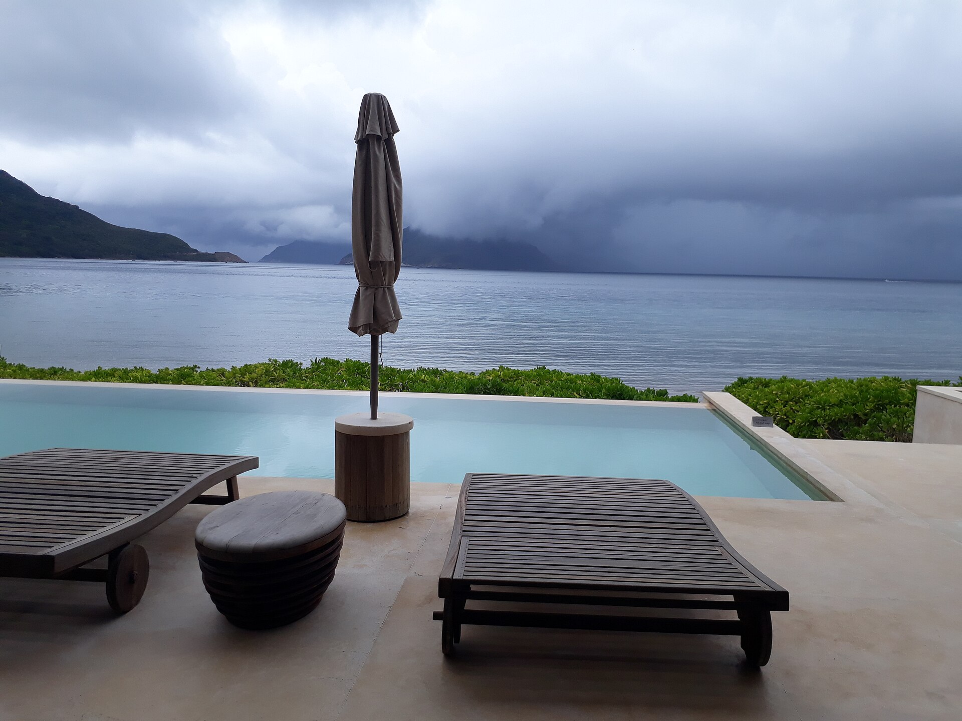 Con Dao resort living