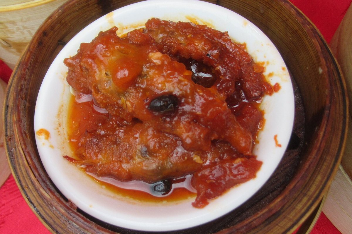 Chan ga hap tau xi, Chân gà hấp tàu xì