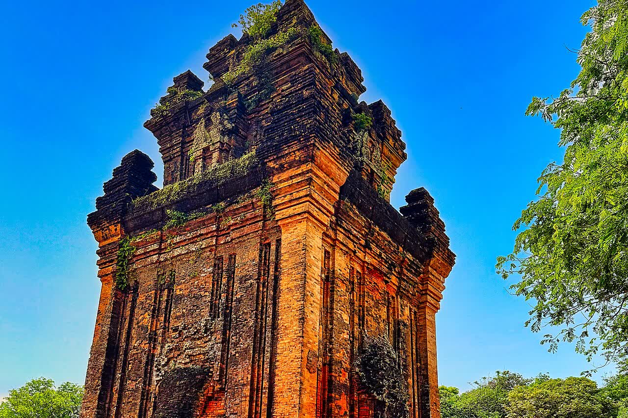 The Cham hill