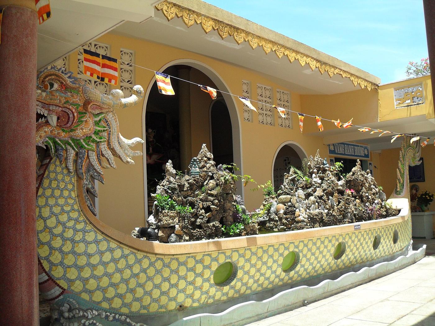 Mosaic dragon boat with rock gardens in the yard of Niet Ban Tinh Xa, Vung Tau
